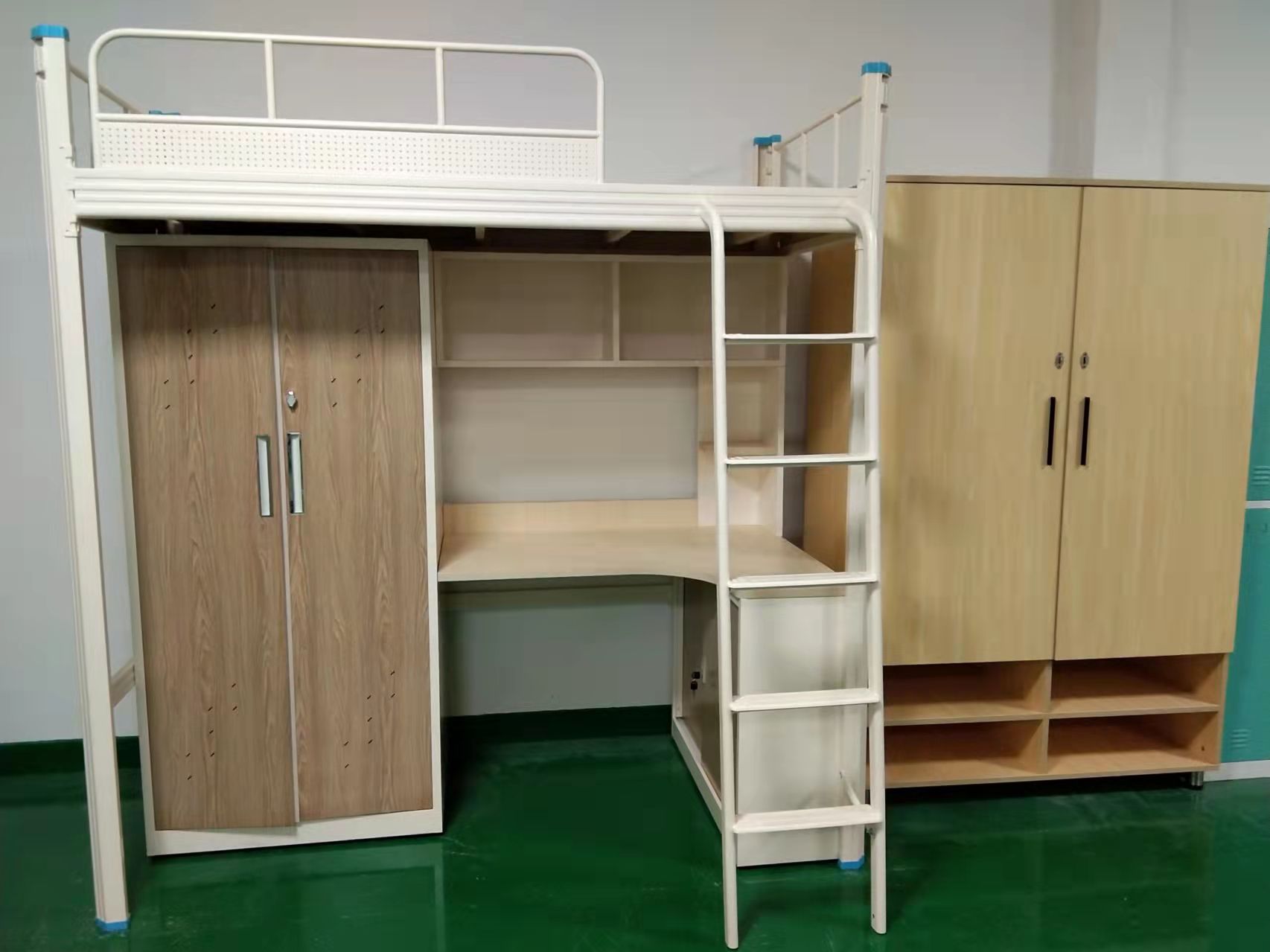 雙層鐵床是成人床嗎？它的高度是多少？