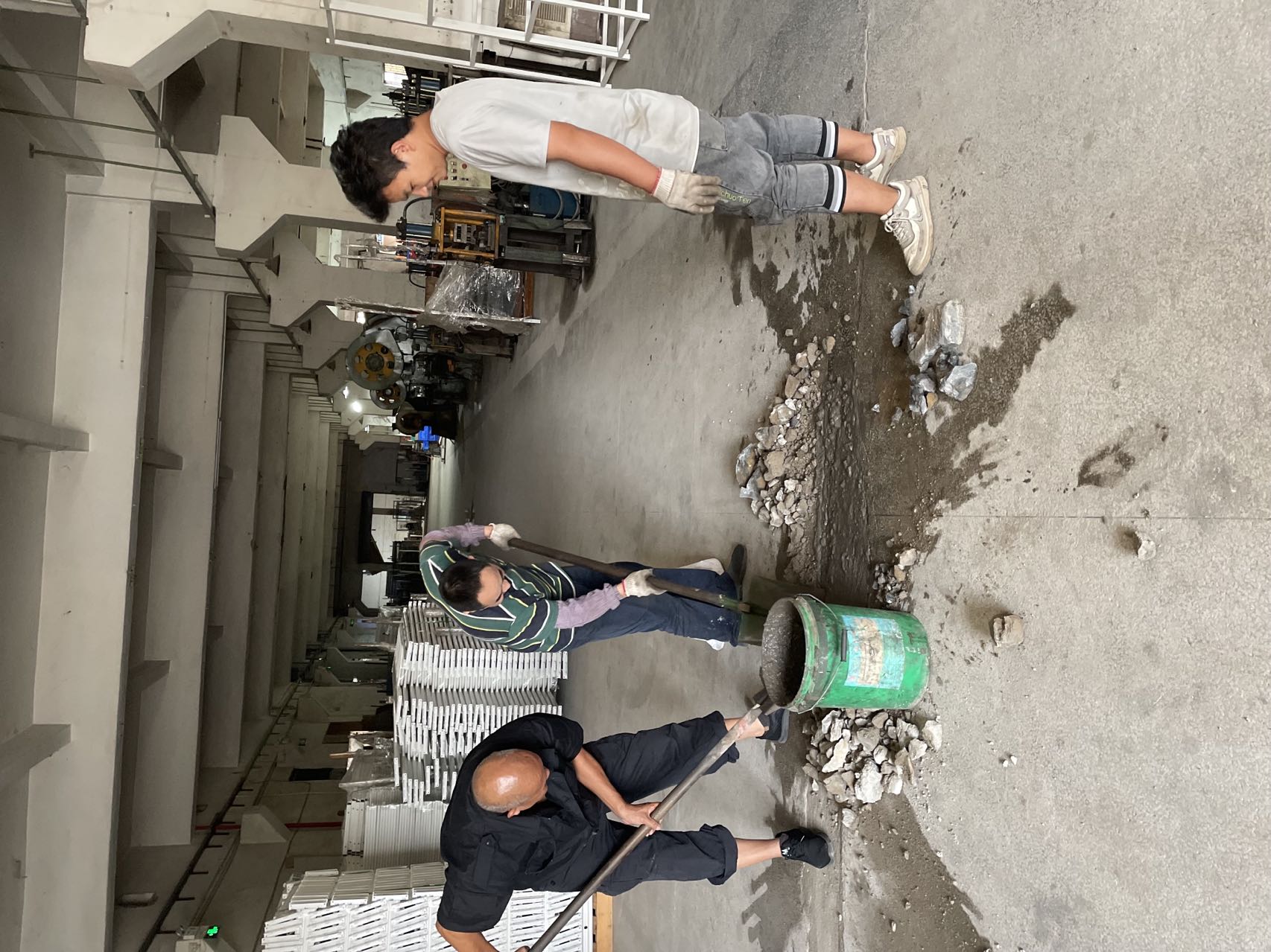 上下鋪鐵床廠家淡季整頓修理中！